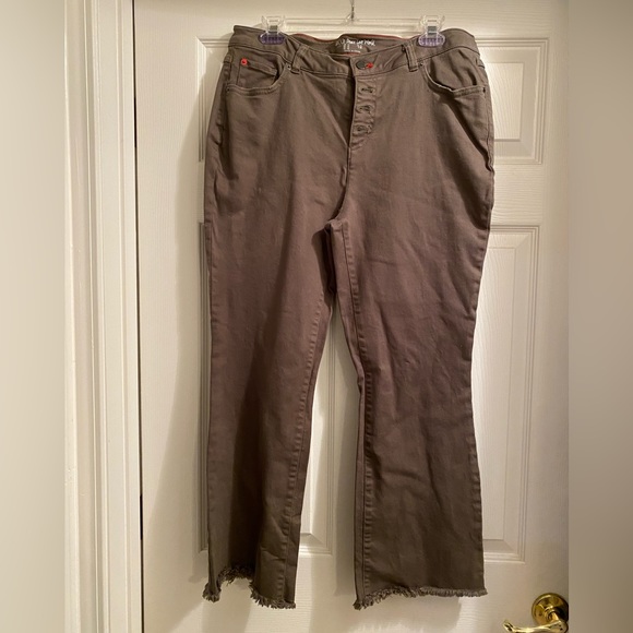 NWOT Peace, Love World Olive Green Frayed Hem Jeans - Picture 1 of 6